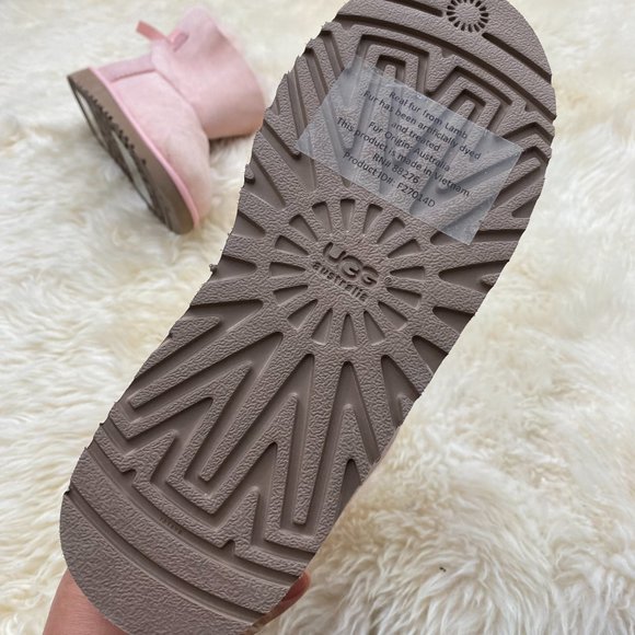 UGG BOOTS YOUTH SIZE 5 oritq - Picture 9 of 9